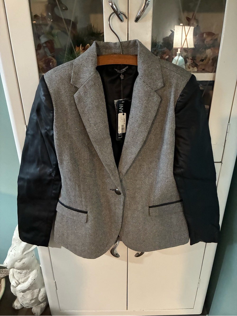 Linea Domani sz 8 Gray Herringbone Blazer with Black Faux Leather Sleeves nwt